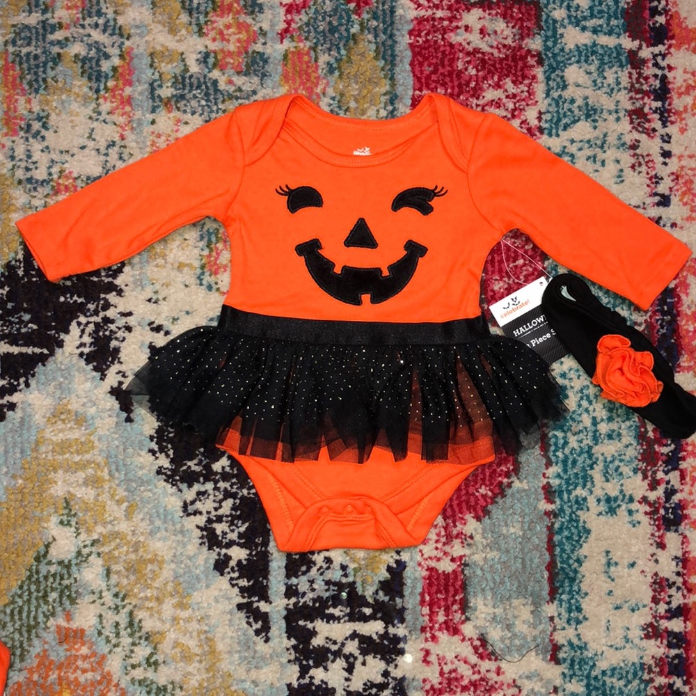 🧜🏼♀️3 for $15 item! 🧜🏼♀️ pumpkin tutu on… - Picture 1 of 2